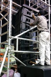 Production employees setting up a WideLine-10 array